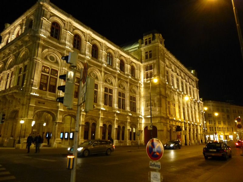 ウィーン国立歌劇場外観